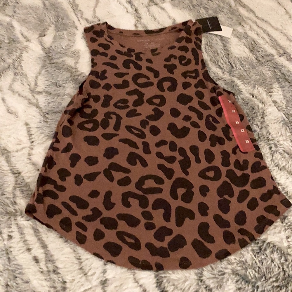 Juniors sleeveless top